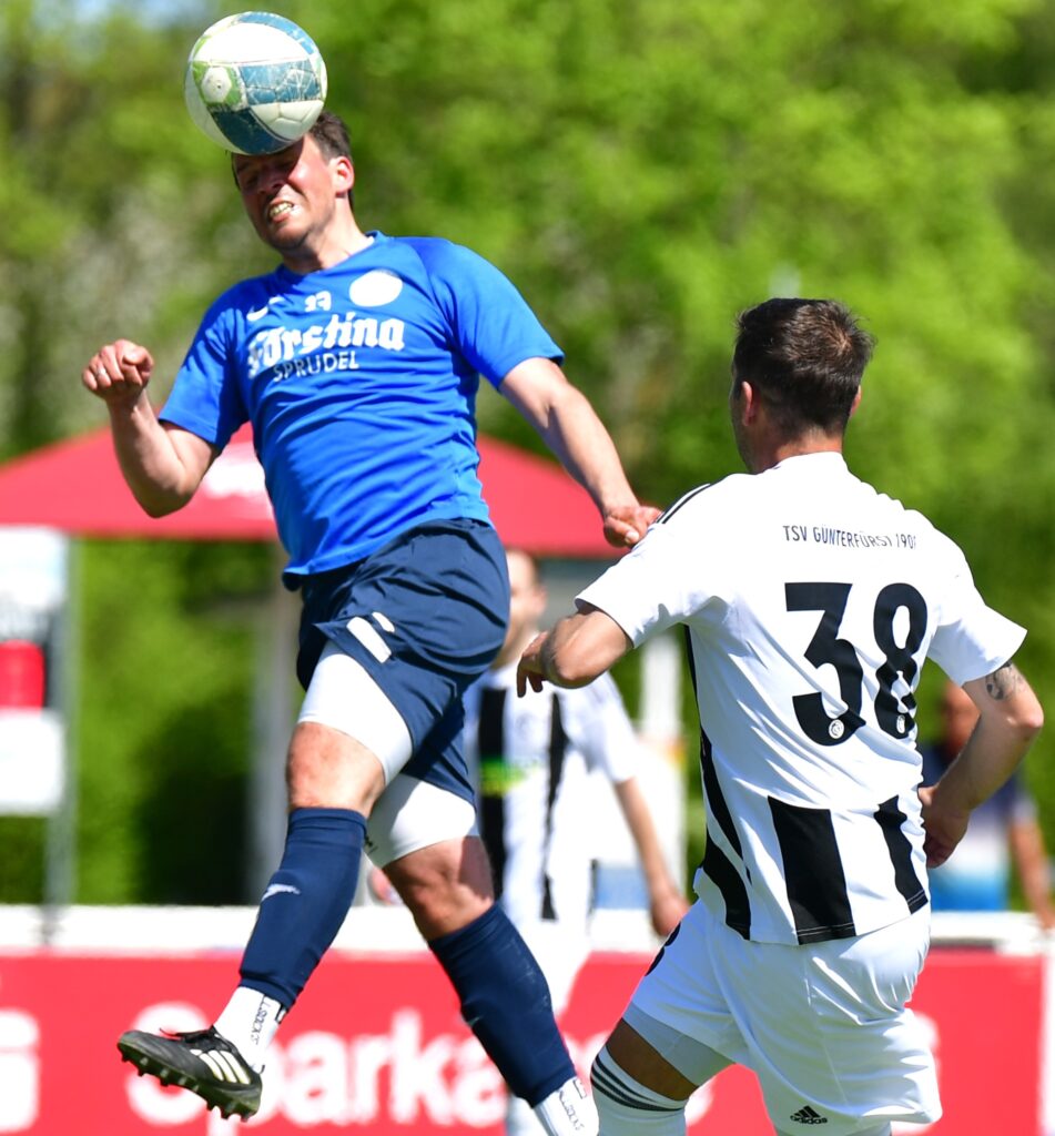 Freitag 18.00 Uhr Kreispokal Ü 35  HSV- Eiterfeld